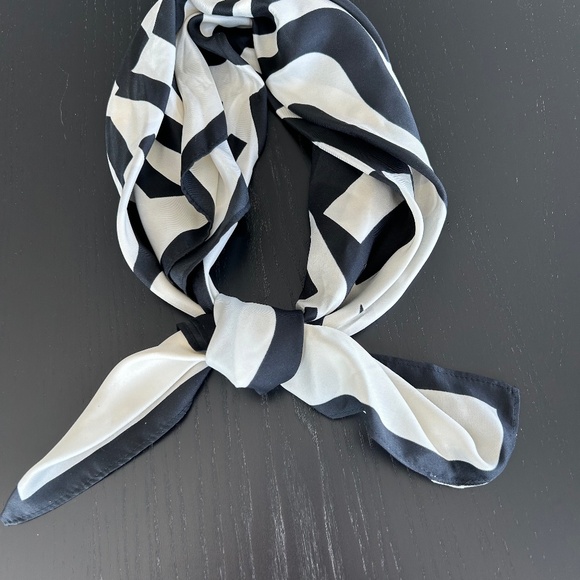 Black and Cream Scarf - Picture 1 of 2